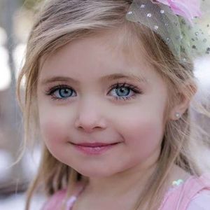 Meet your Posher, Nisrine